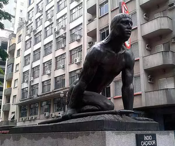 Foto de Escultura Índio Caçador