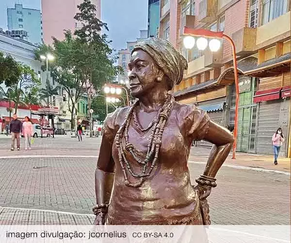 Foto de Escultura Madrinha Eunice